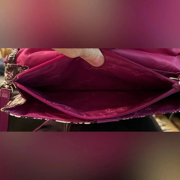 RETIRED: Vera Bradley | Ladies Concert Crossbody Plum Petals Frill handbag. - Picture 12 of 16